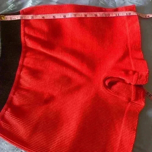Free People Movement Prajna Short in Red NWOT M/L - Picture 4 of 4